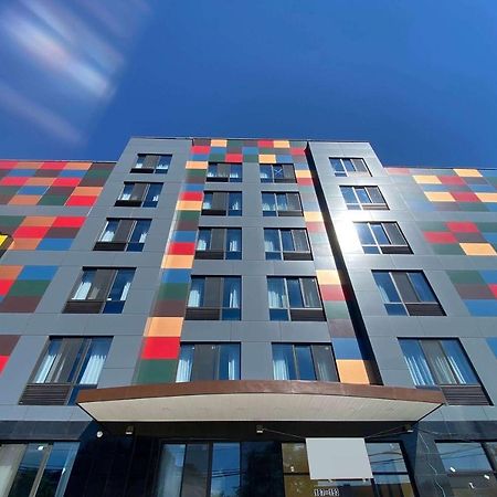 Super 8 By Wyndham Brooklyn Williamsburg Hotel New York Exterior photo